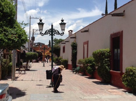 Lucero Torres (Callejón Típico)